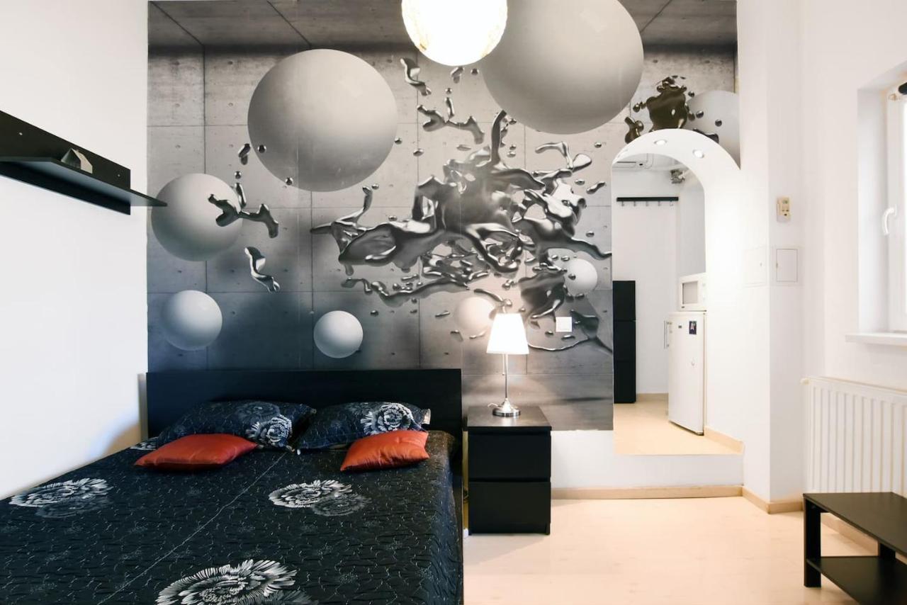 Bucharest Studio * Bucureşti